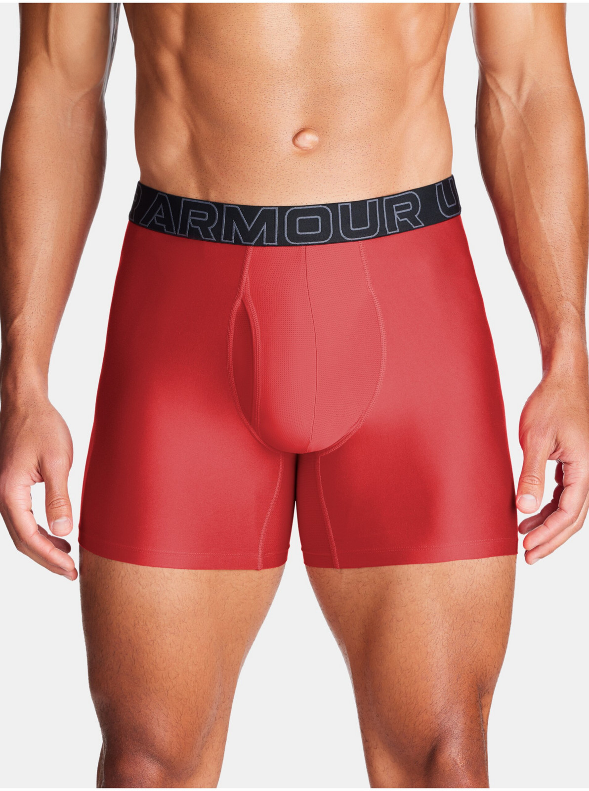 Súprava troch pánskych boxeriek v čiernej, šedej a červenej farbe Under Armour UA Performance Tech 6in