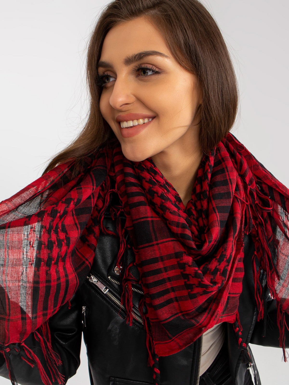 Chestnut and black fringed scarf