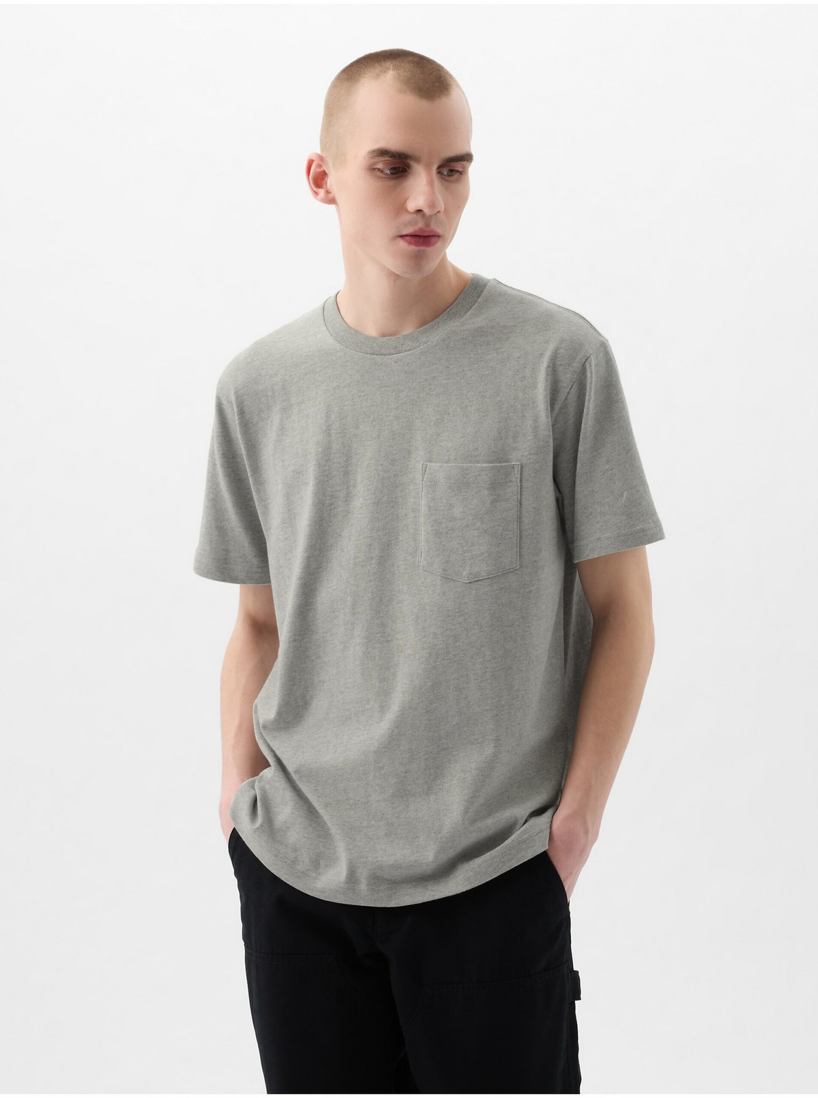 Šedé pánske tričko s vreckom GAP