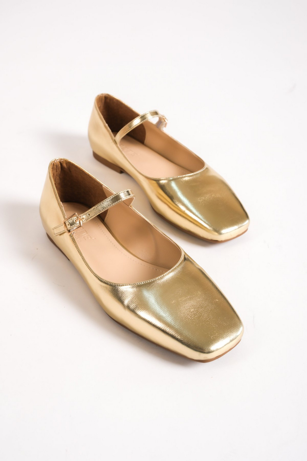 Capone Outfitters Short Toe Banded Marj Jane Metallic Gold Women's Flats