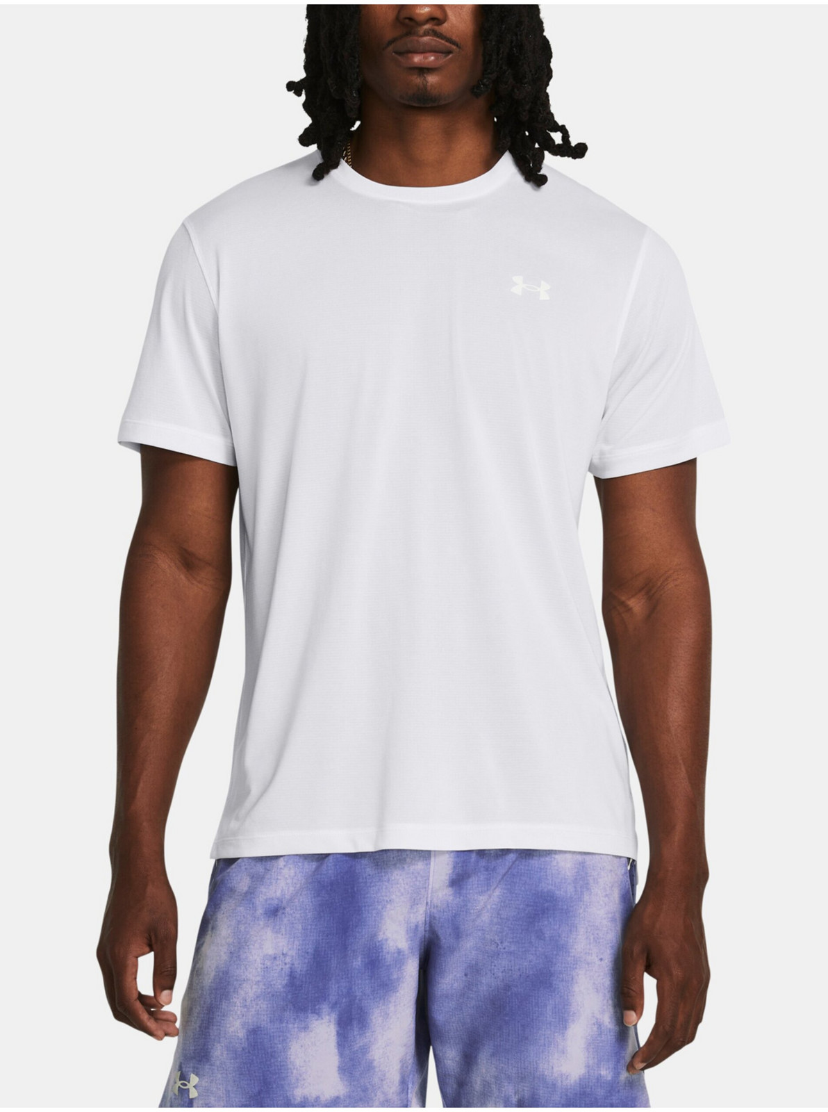 Biele pánske športové tričko Under Armour UA LAUNCH SHORTSLEEVE-WHT