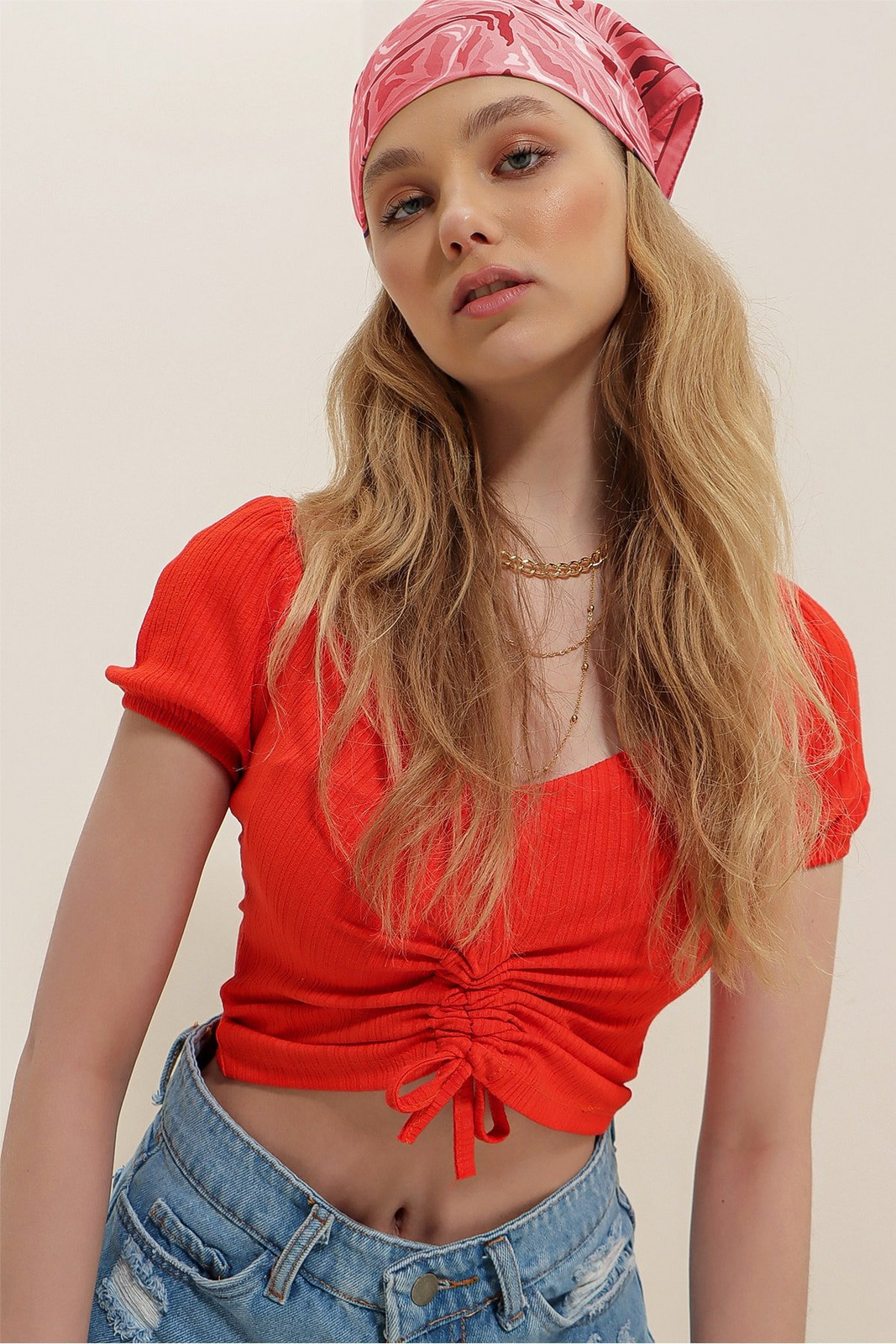 Trend Alaçatı Stili Women's Coral V-Neck Shirred Short Sleeve Crop Top