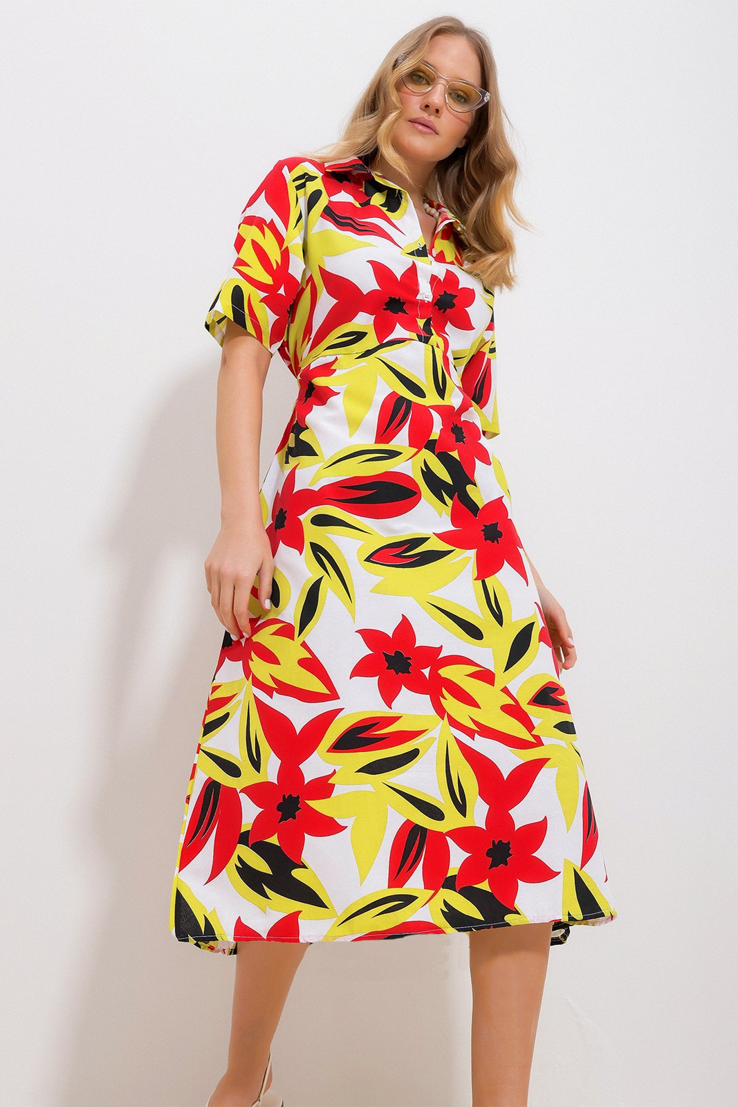Trend Alaçatı Stili Women's Red Shirt Collar Half Poplar Belted Waist Floral Patterned Poplin Dress