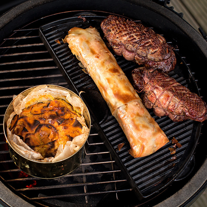 Liatinová grilovacia doska CONVEGGTOR L, polkruhová, liatina, Big Green Egg