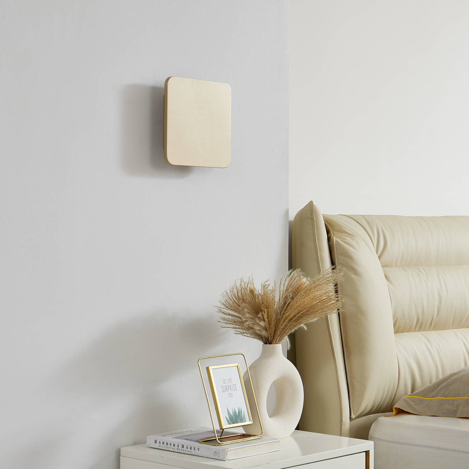 Nástenné svietidlo Lucande Elrik LED, hranaté, zlaté