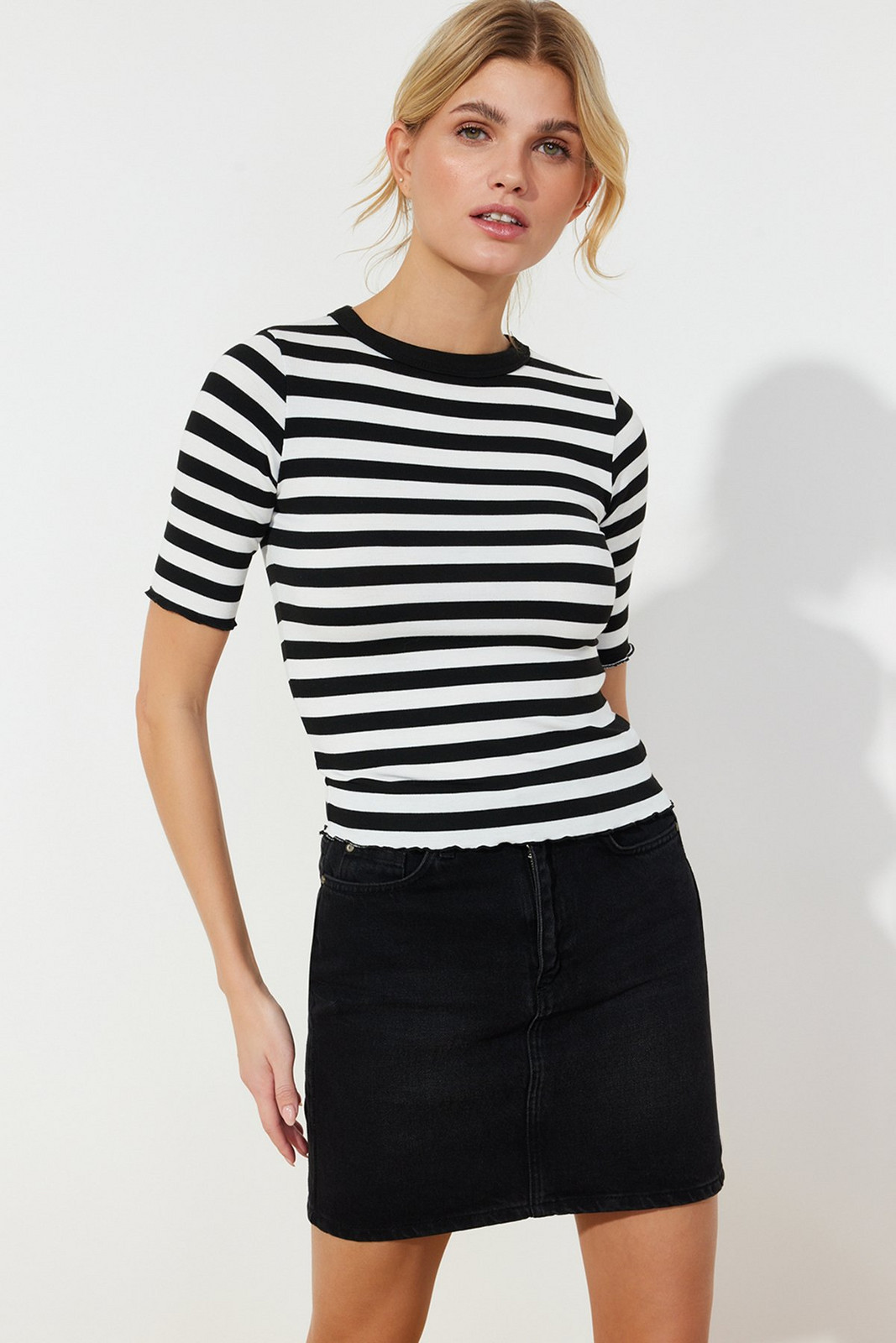 Trendyol Black Baby Overlock Detail Striped Fitted Stretch Knitted Blouse