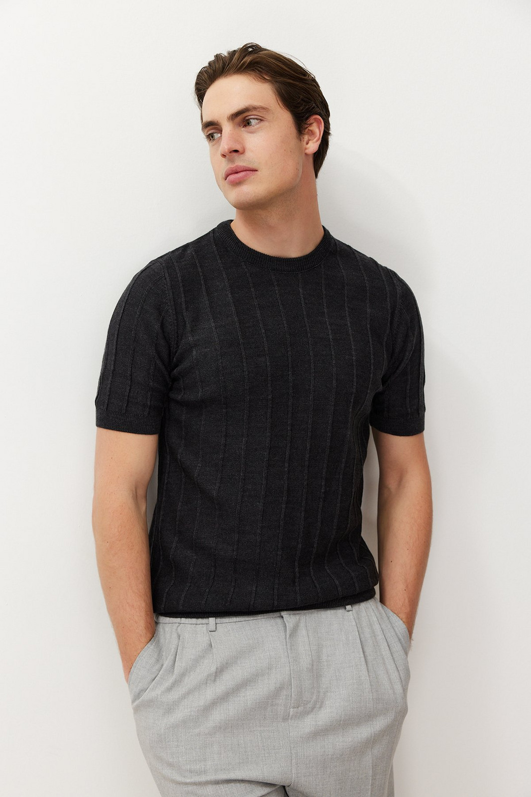 Trendyol Anthracite Slim-Tight Fit Crew Neck Basic Knitwear T-shirt