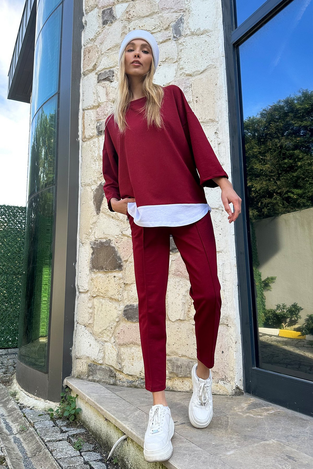 Trend Alaçatı Stili Women's Burgundy Crew Neck Garnish Blouse & Double Pocket Rib Stitched Trousers Suit