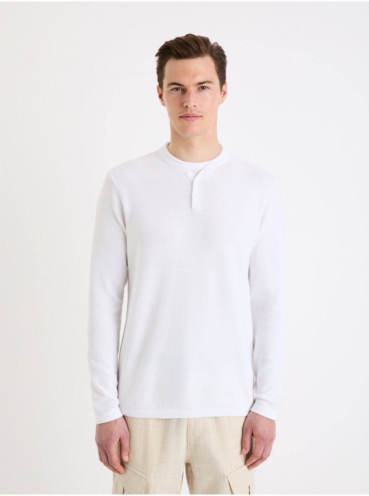 Biely pánsky sveter Celio henley Genicolo
