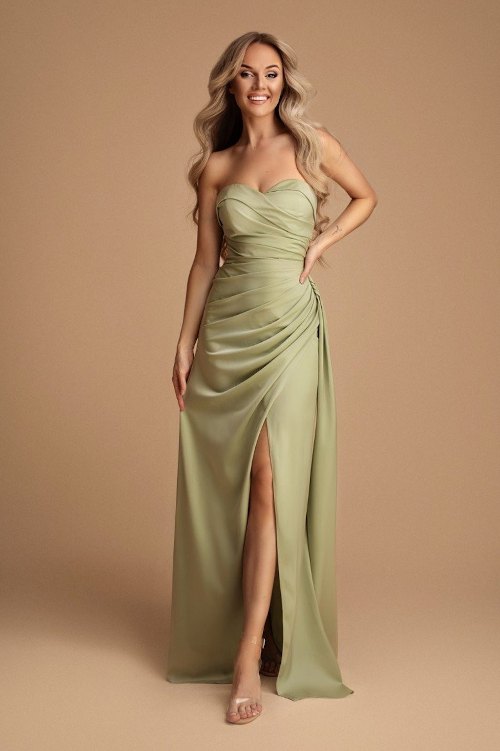 Svetlozelené priliehavé šaty s rozparkom Veľkosť: S