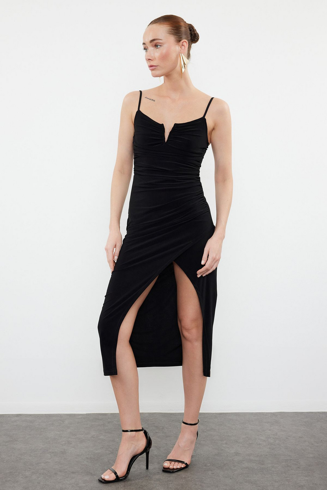 Trendyol Black Strap Slit Gathered Cutout V-Neck Detailed Flexible Knitted Midi Pencil Dress