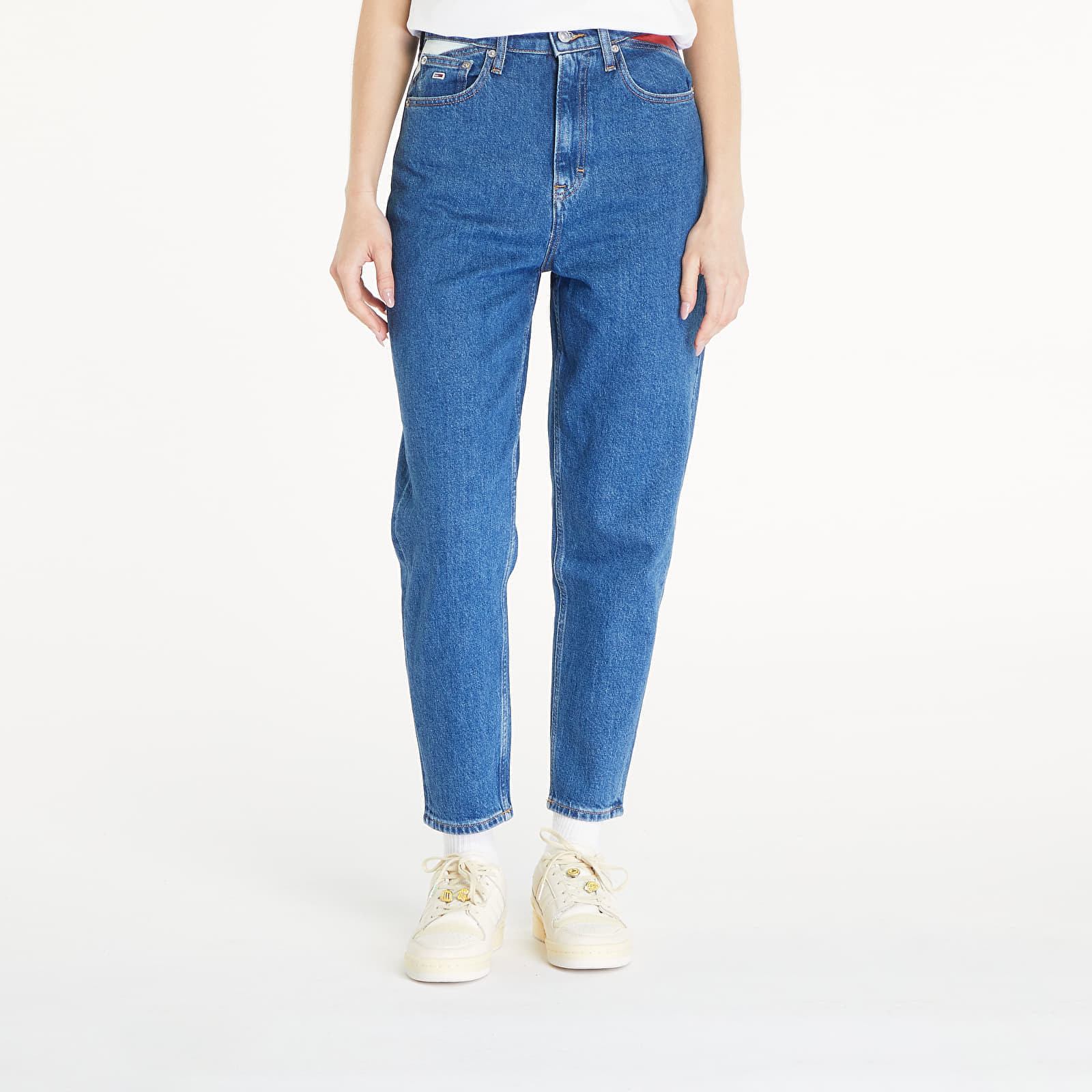 Džínsy Tommy Jeans Mom Jean Ultra High Tapered Flag Denim Medium W28/L30