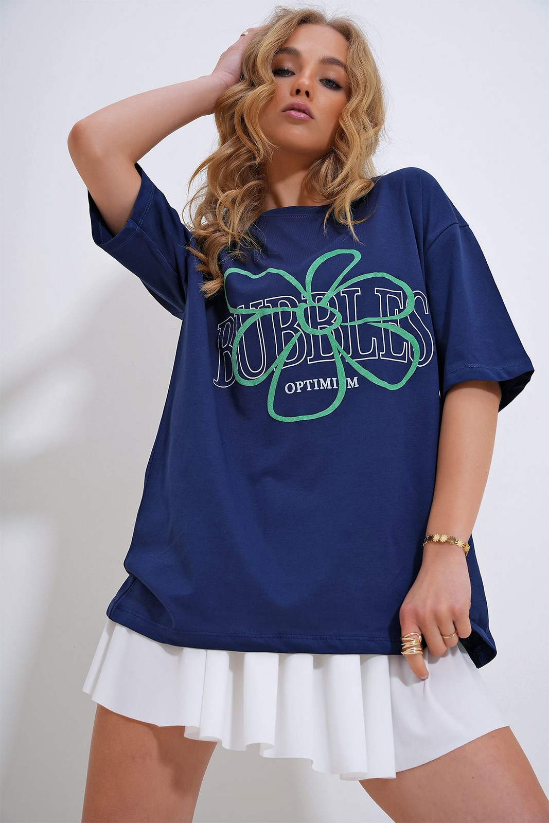 Trend Alaçatı Stili Women's Navy Blue Crew Neck Flock Printed T-Shirt