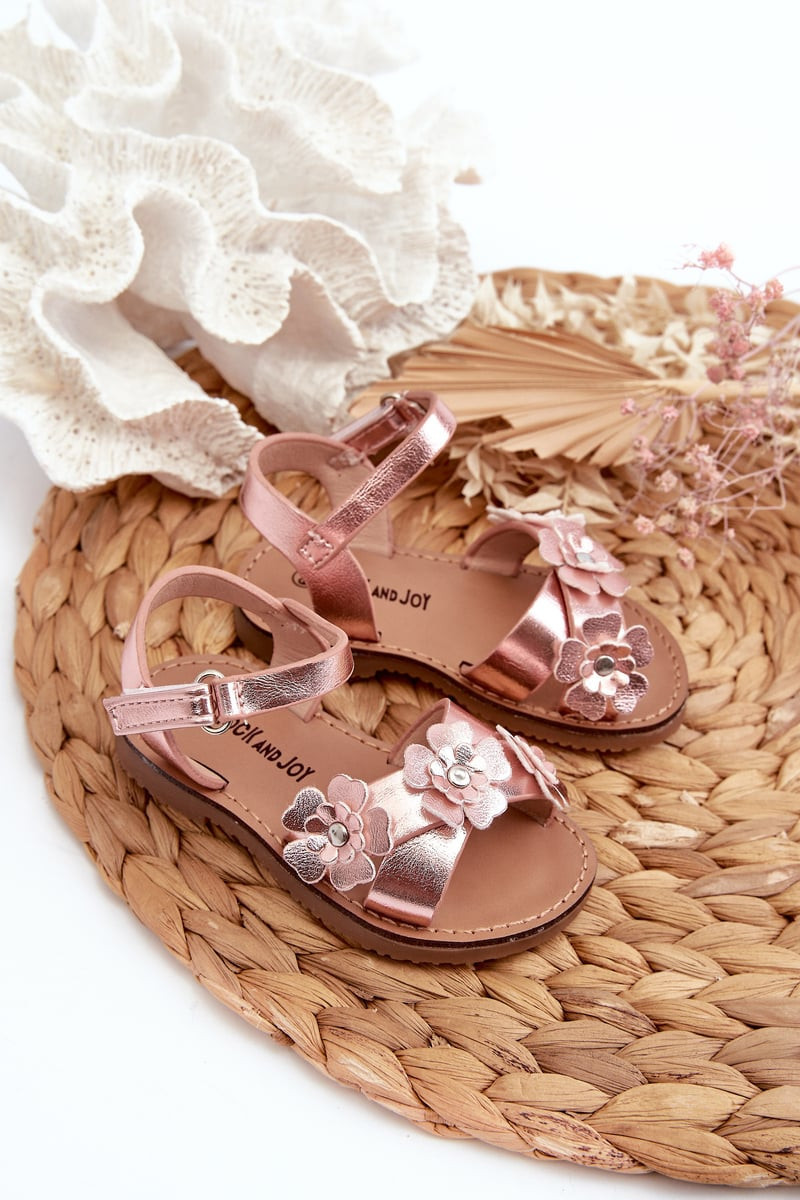 Children's sandals decorated with flowers and Velcro fastening, pink fagossa