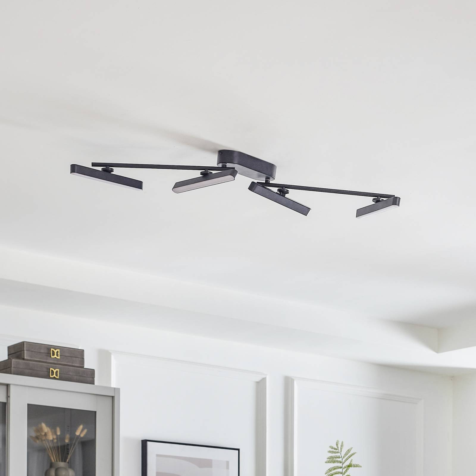 Stropné svietidlo Lindby LED Eldrin, 4 svetlá, čierna farba, železo