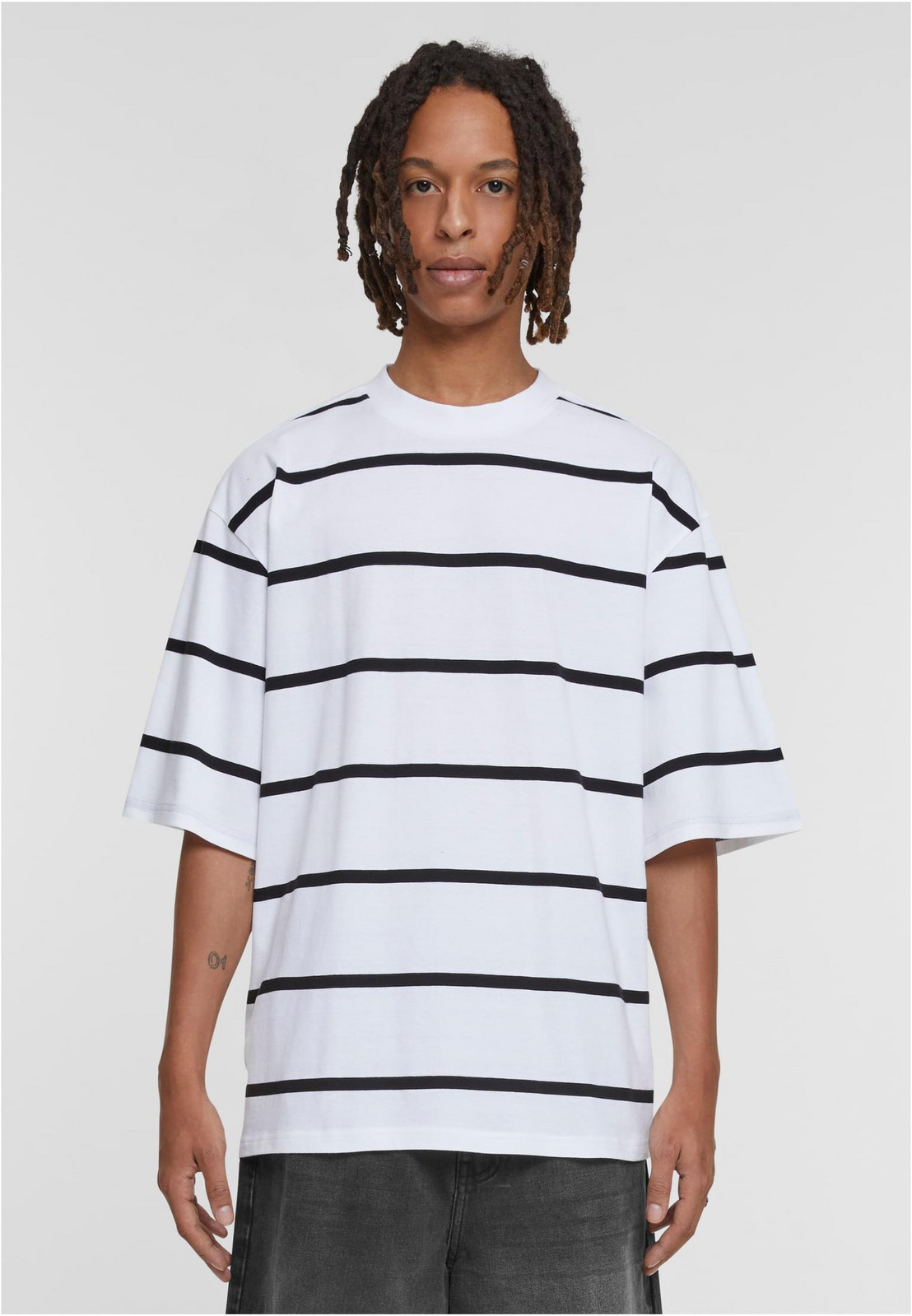 Men's striped T-shirt with oversized sleeves white/black