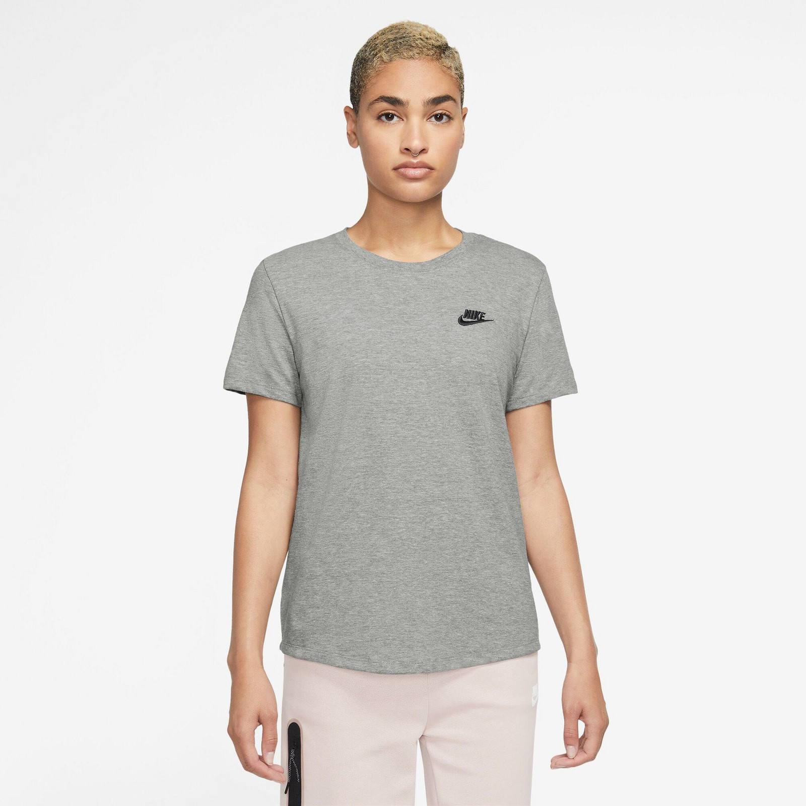 Nike Sportswear Club Essentials W Tee Veľkosť: XS