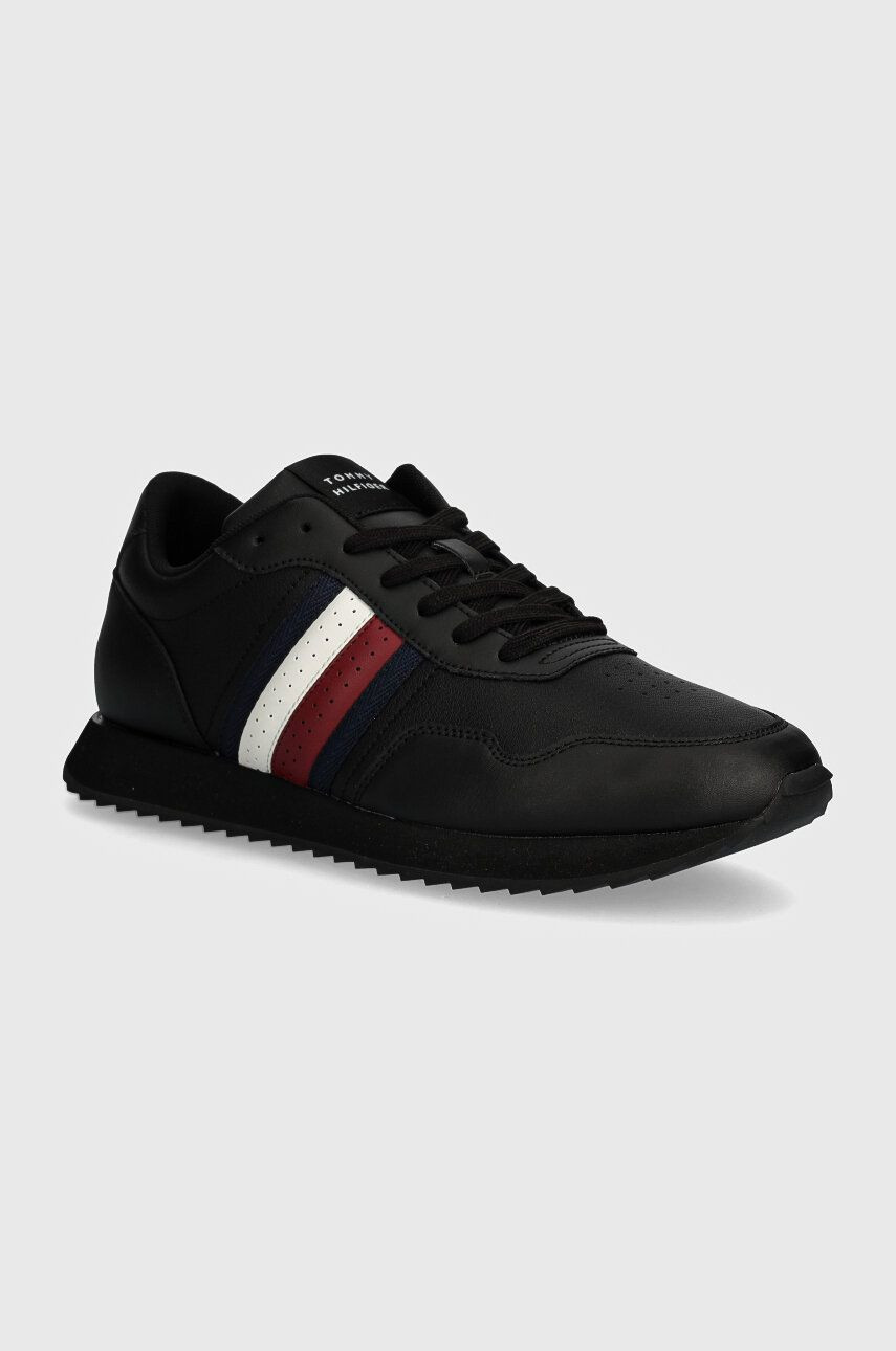 Kožené tenisky Tommy Hilfiger RUNNER EVO LTH MIX ESS čierna farba, FM0FM05121