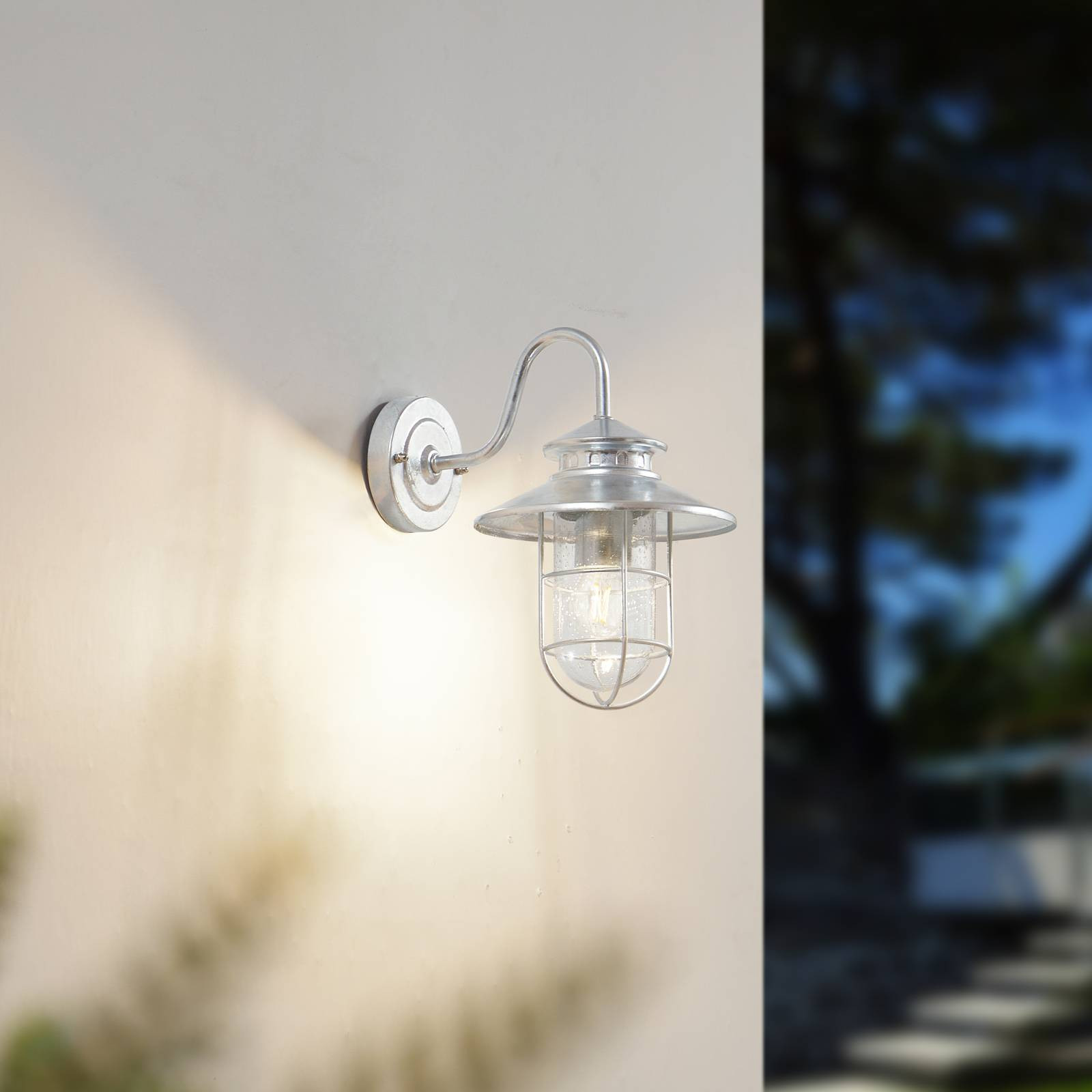 Vonkajšie nástenné svietidlo Lindby Naleta, pozinkovaná strieborná, oceľ