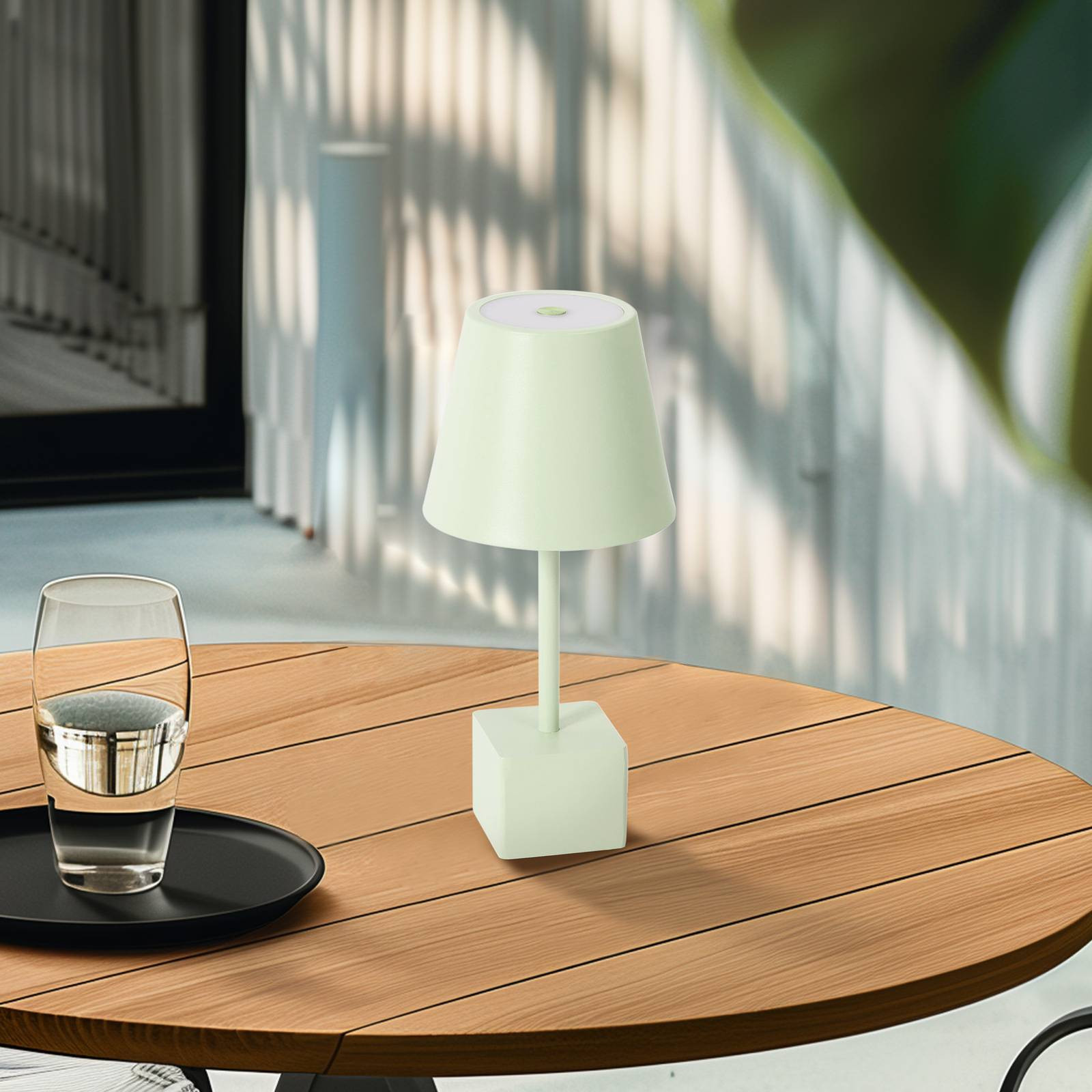 Nabíjacia stolová lampa Lindby LED Janea, šalviovo zelená, kocka