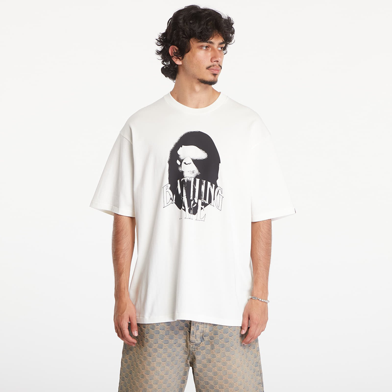 Tričko A BATHING APE Spray Print Logo Relaxed Fit Short Sleeve Tee Ivory L