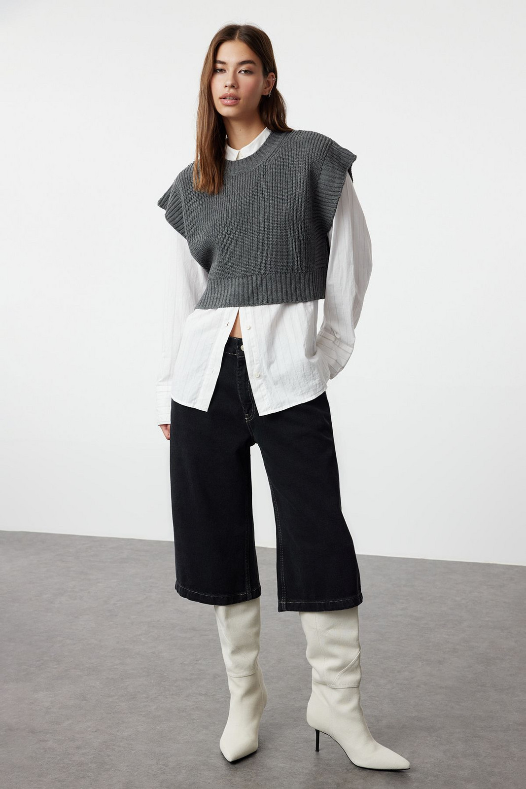 Trendyol Anthracite Crop Crew Neck Knitwear Sweater