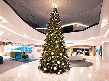 LAALU Ozdobený stromček BASIC SILVER 500 cm, 74 ks ozdôb a dekorácií