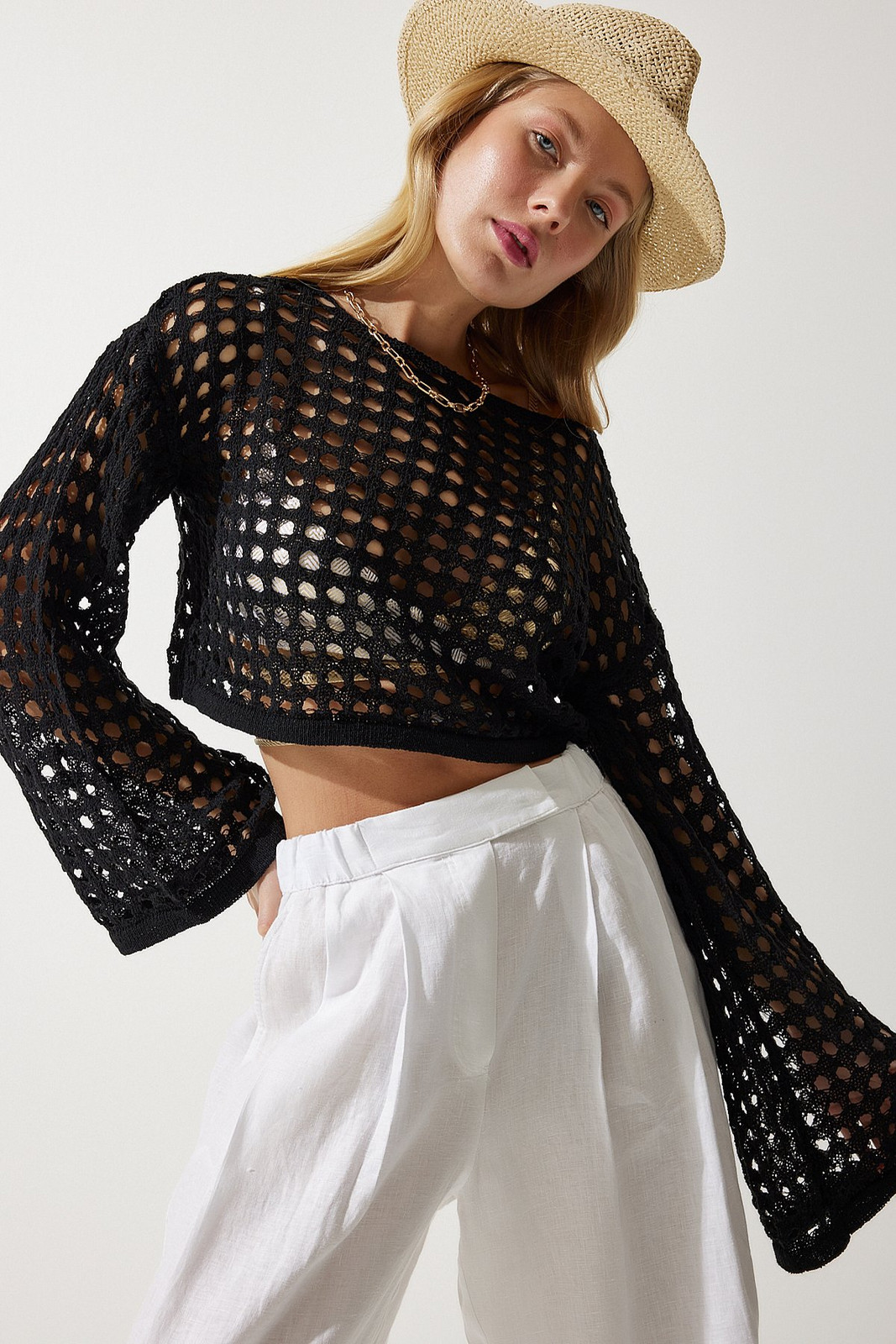 Happiness İstanbul Women's Black Perforated Seasonal Crop Knitwear Blouse
