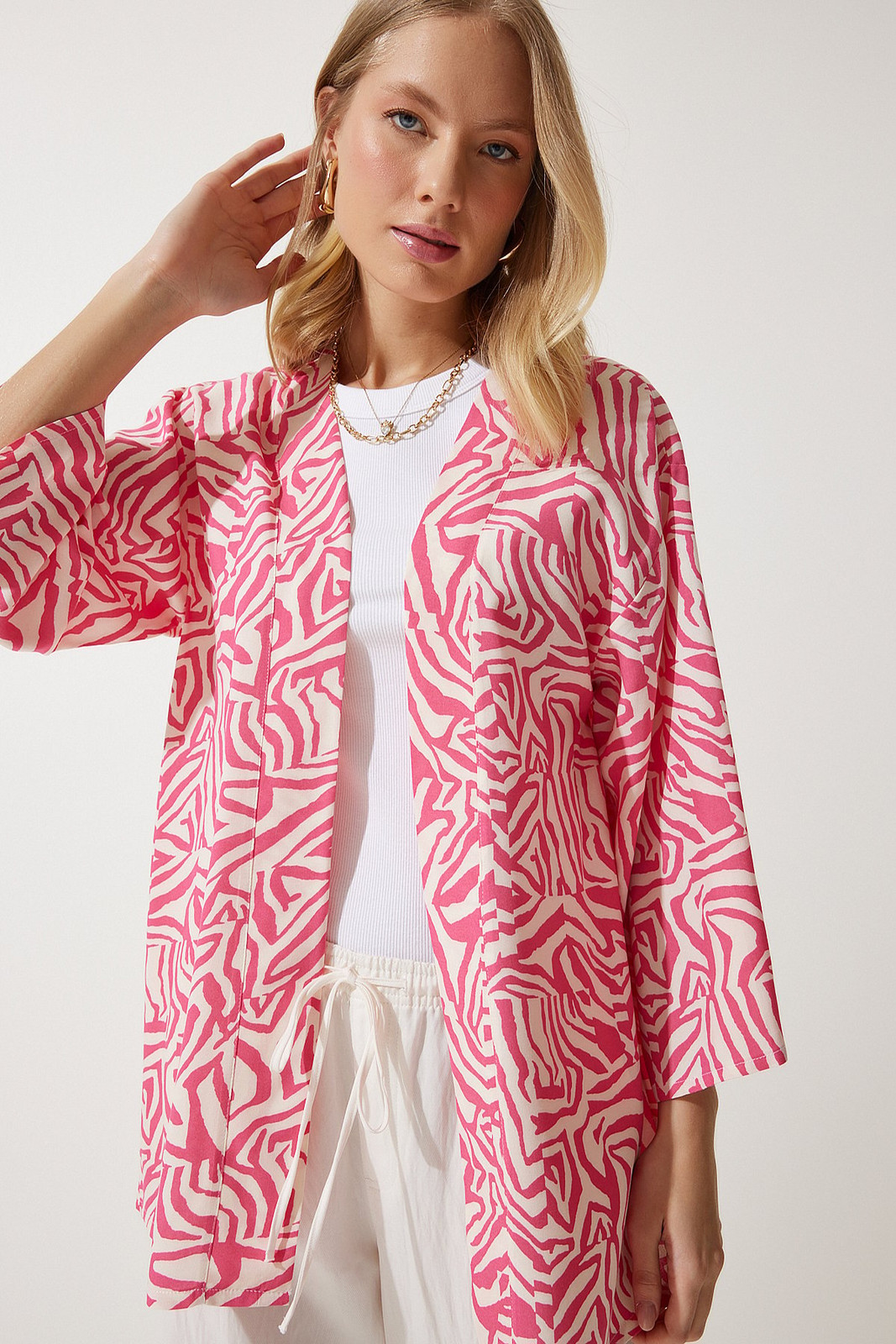 Happiness İstanbul Women's Pink Patterned Viscose Kimono