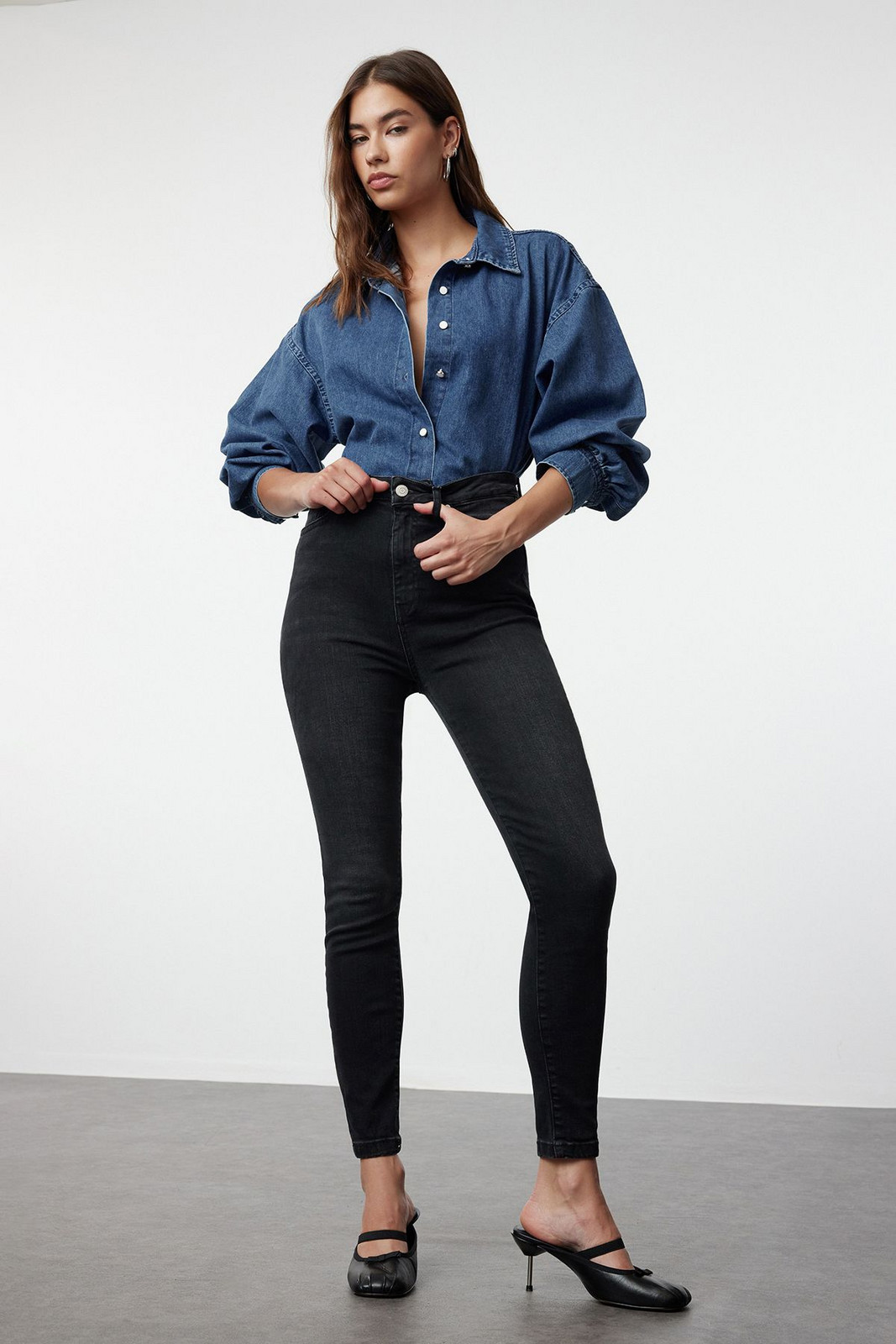 Trendyol Anthracite High Waist Jeans