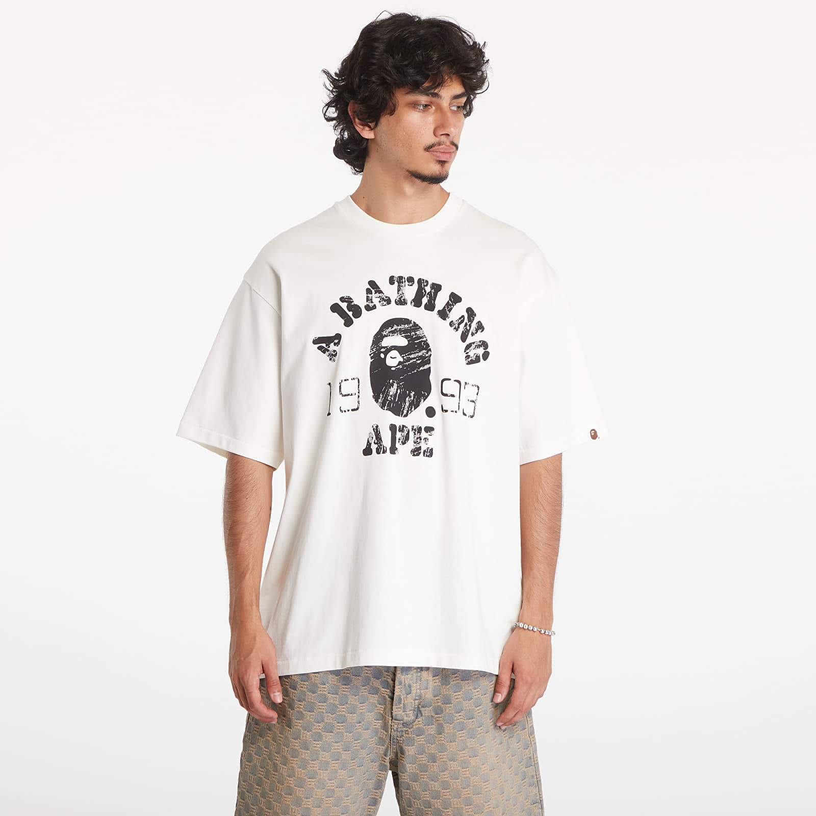 Tričko A BATHING APE Screen Print College Relaxed Fit Short Sleeve Tee Ivory M