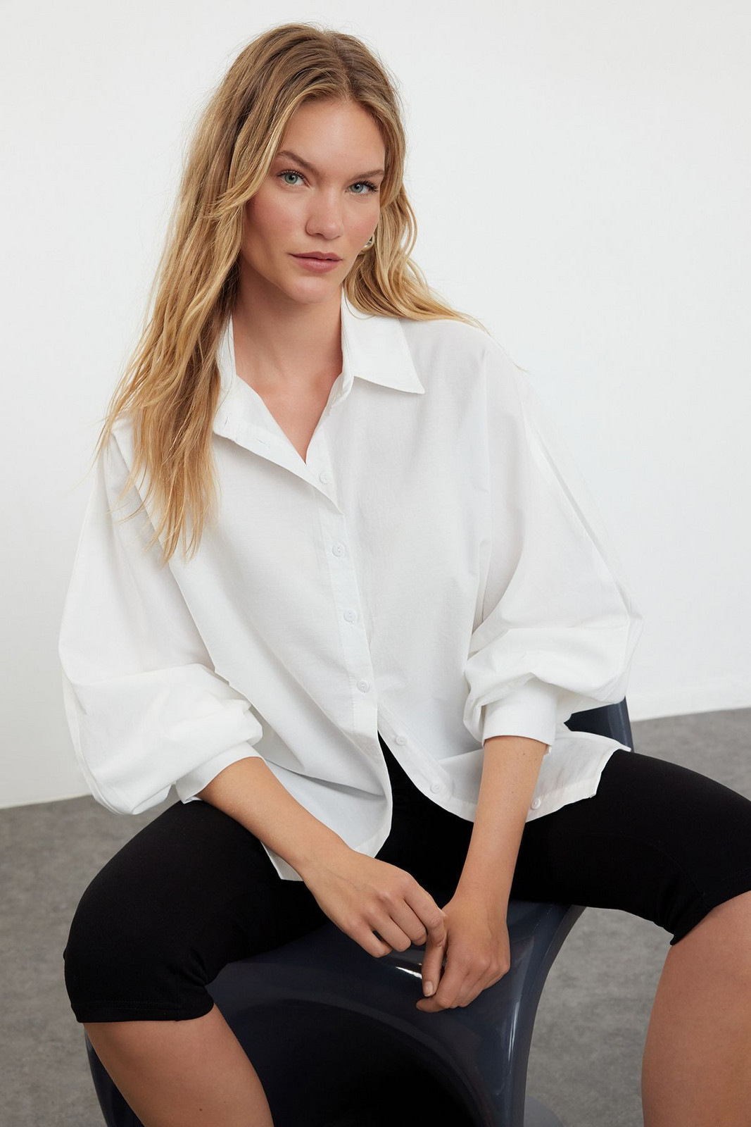 Trendyol Ecru Balloon Sleeve Oversize Wide Fit Woven Shirt