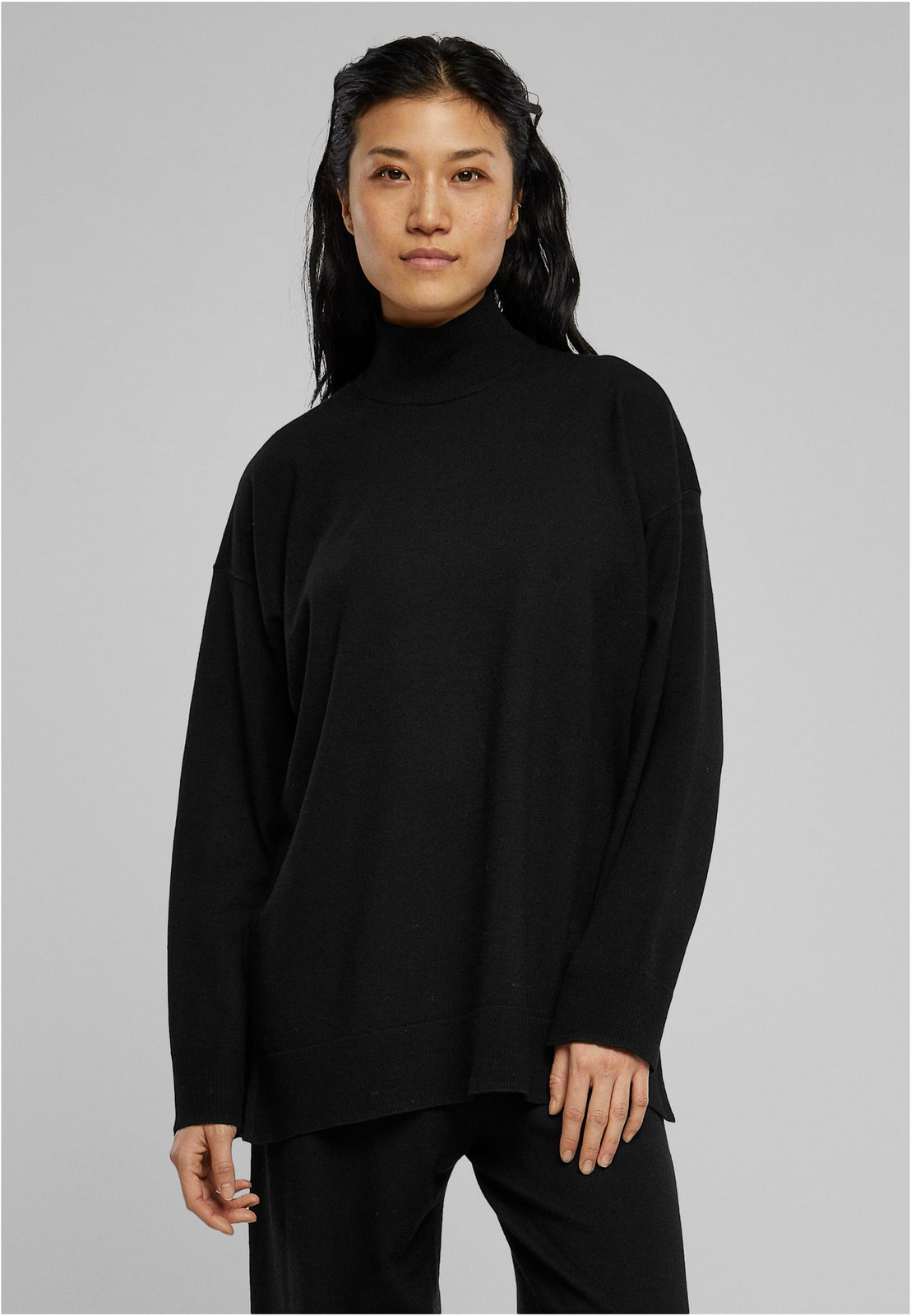 Women's knitted sweater made of eco-viscose black