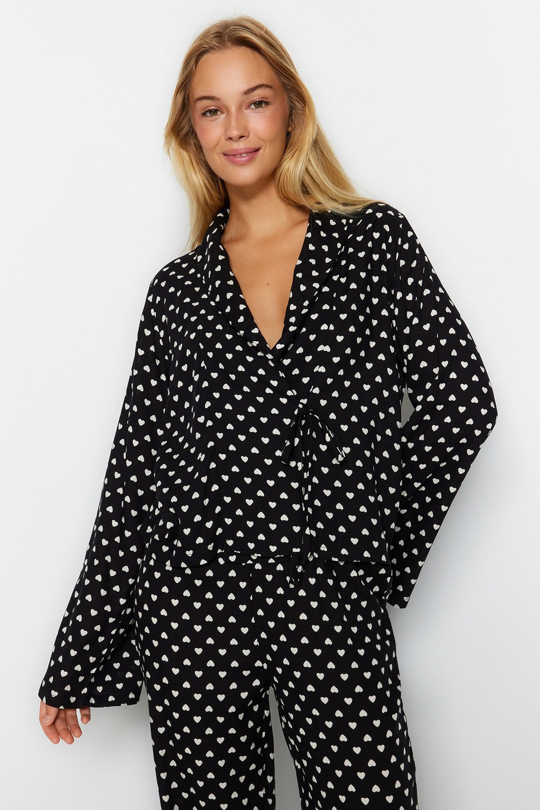 Trendyol Black Heart Patterned Lacing Detailed Viscose Shirt-Pants Woven Pajamas Set