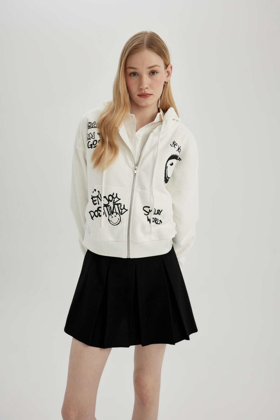 DEFACTO Cool Smileyworld Oversize Fit Zippered Sweatshirt