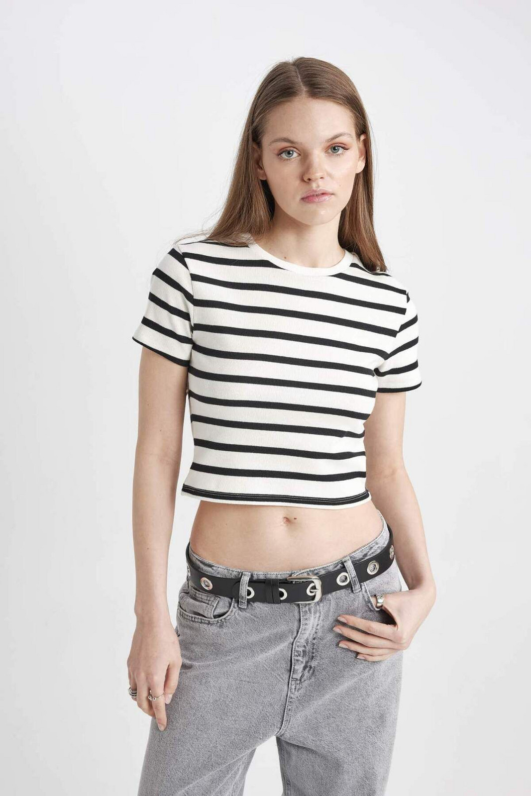 DEFACTO Cool Fitted Striped Short Sleeve T-Shirt