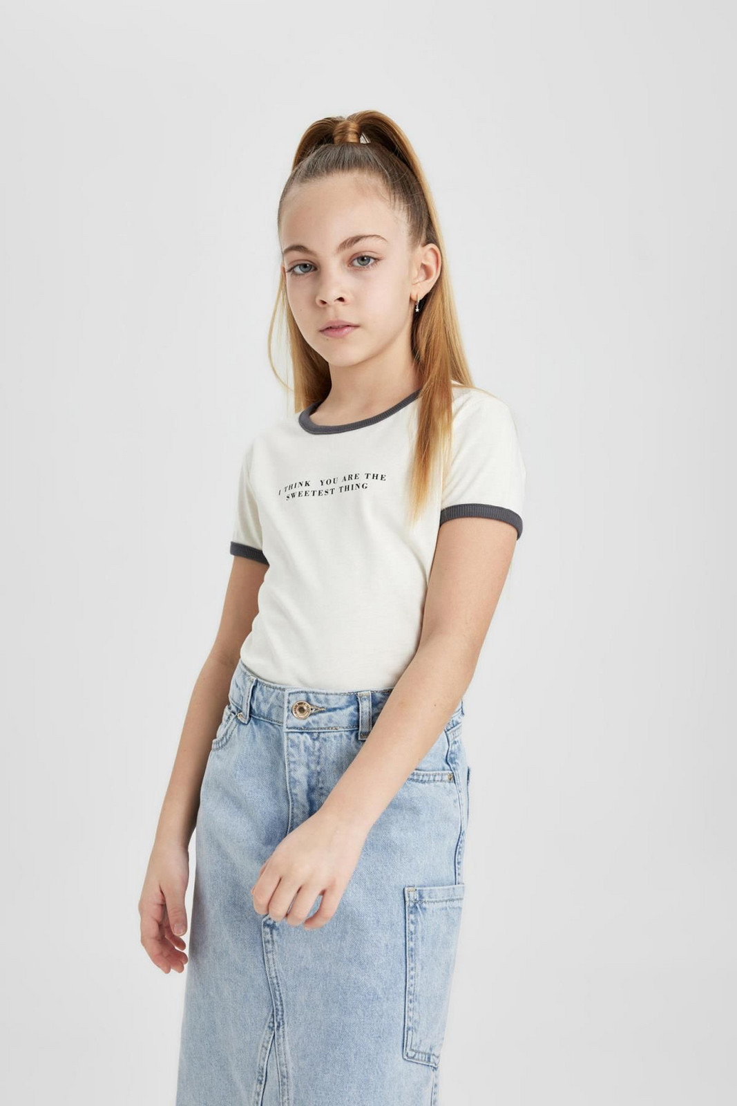 DEFACTO Girl's Crop Printed Short Sleeve T-Shirt