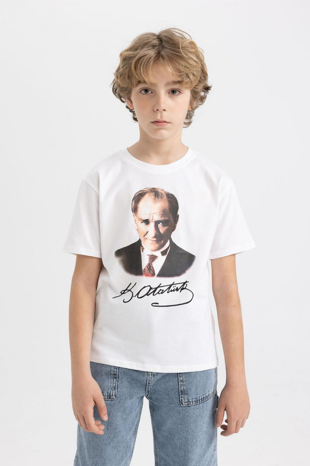 DEFACTO Boy's Crew Neck Color Changing Atatürk Printed Short Sleeve White T-Shirt