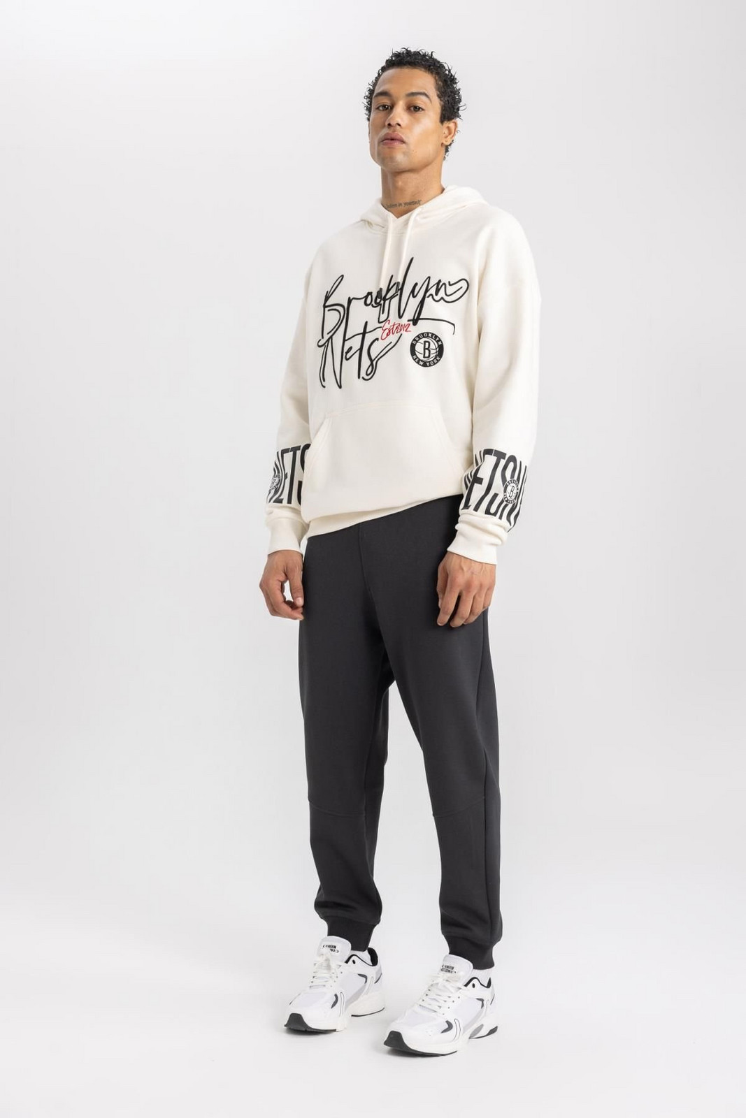 DEFACTO Fit Standard Fit Elastic Leg Jogger