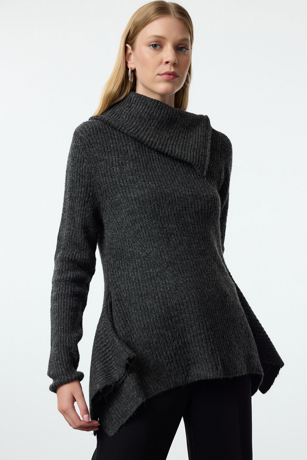 Trendyol Anthracite Asymmetric Collar Zippered Knitwear Sweater