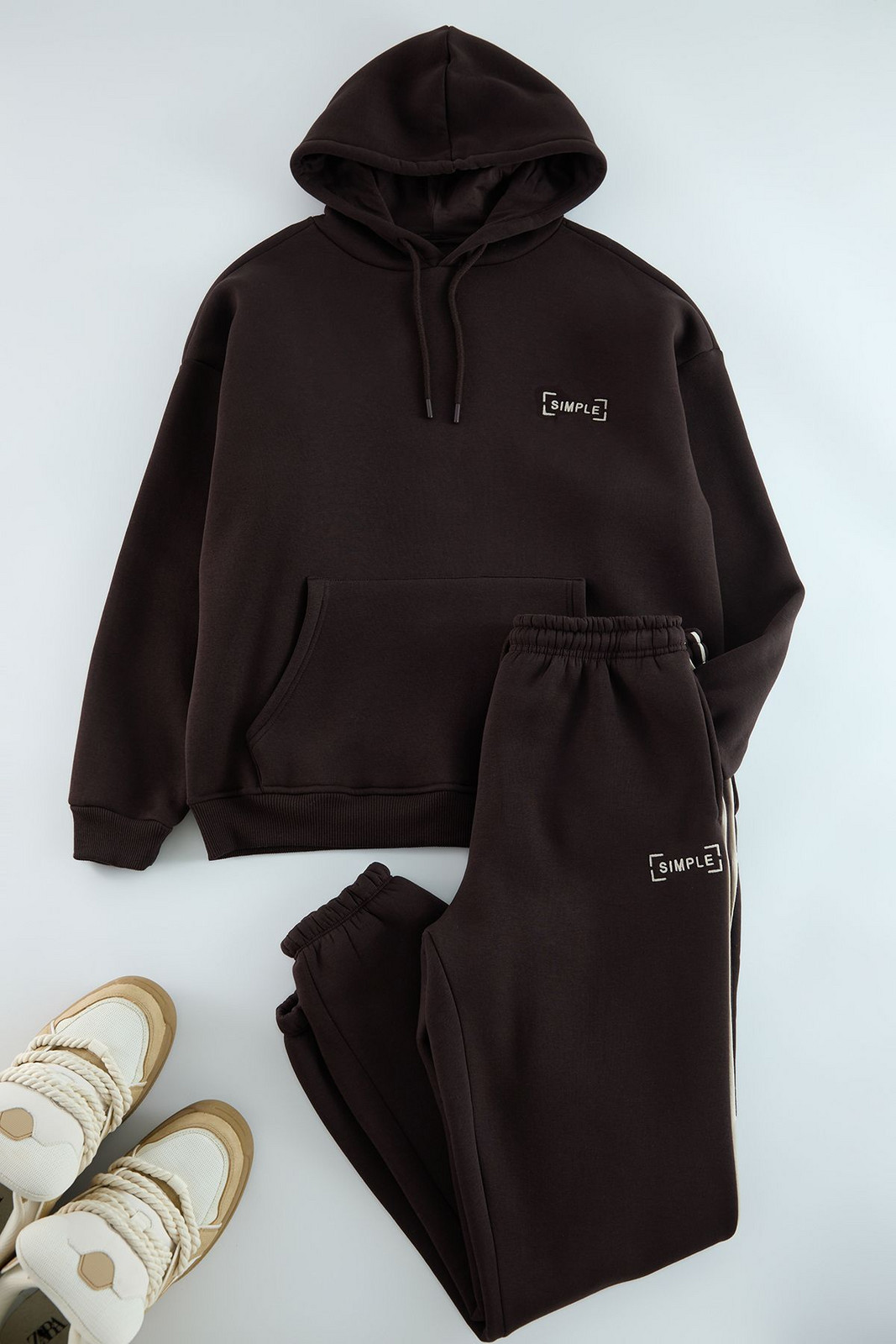 Trendyol Dark Brown Oversize/Wide Cut Elastic Leg Embroidered Fleece Inside Tracksuit Set