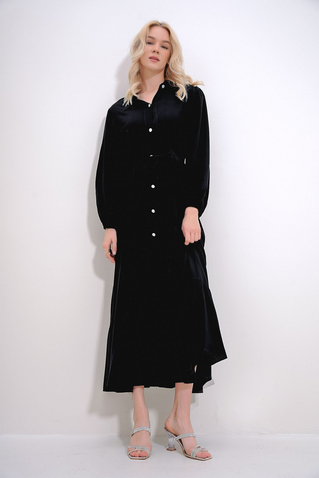 Trend Alaçatı Stili Women's Black Shirt Collar Stone Button Detailed Skirt Frilly Woven Viscose Dress