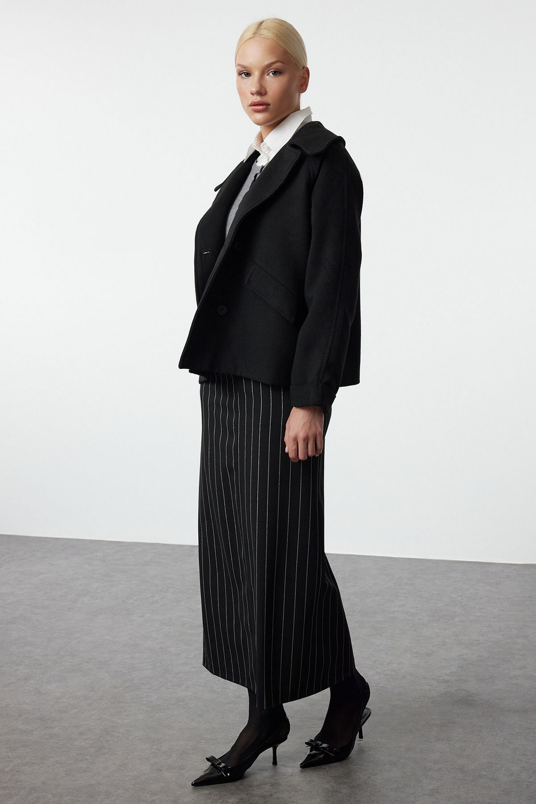 Trendyol Black Regular Short Wool Coat