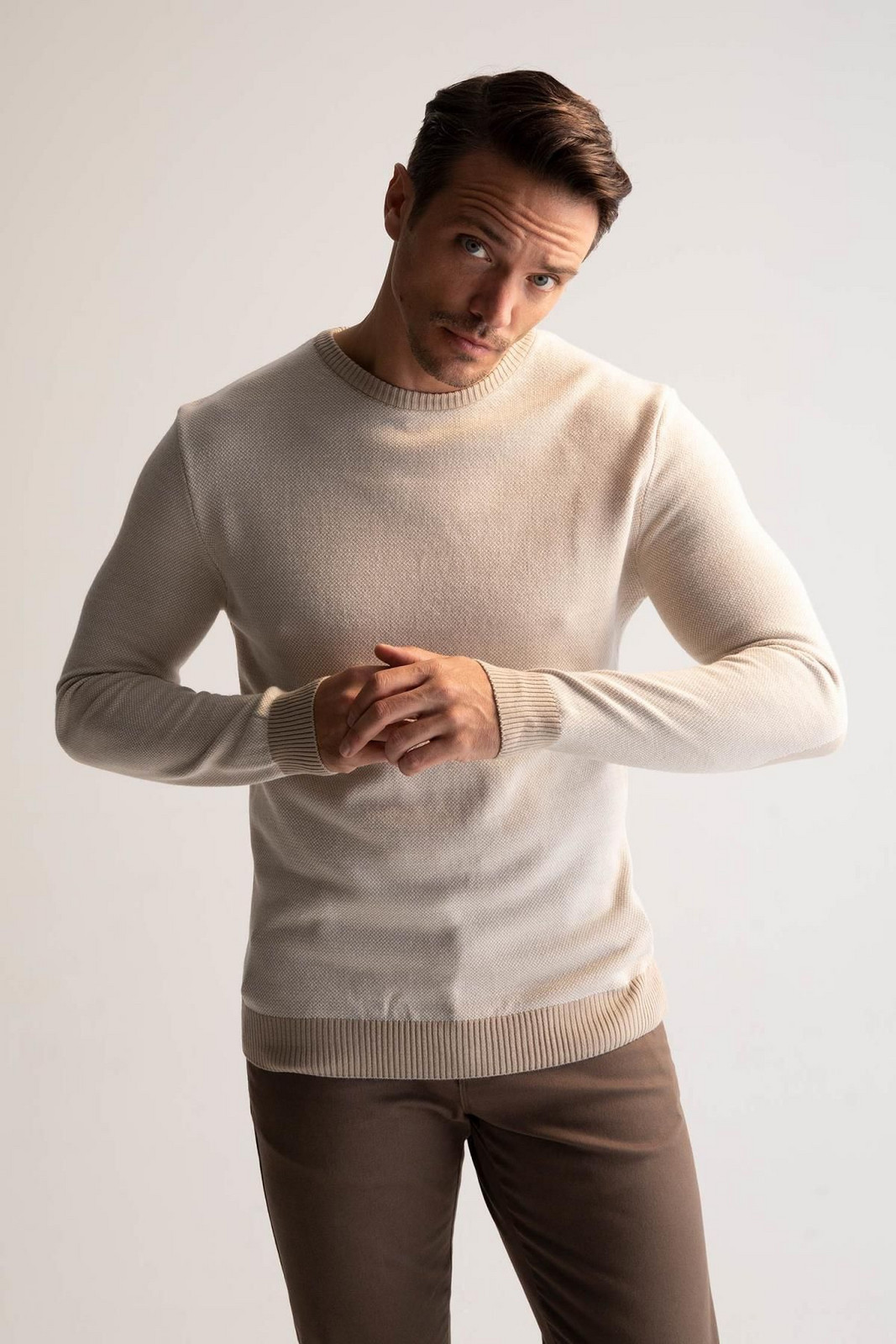 DEFACTO Slim Fit Crew Neck Patched Sleeve Detailed Knitwear Sweater R1110az22wn