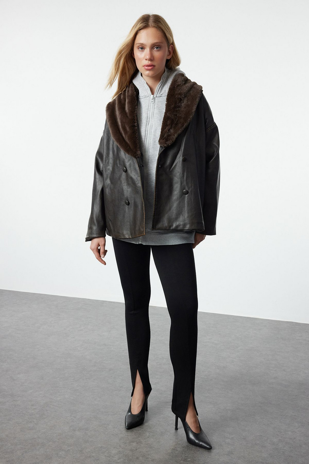 Trendyol Dark Brown Oversize Faux Leather Coat with Fur Detail on Collar