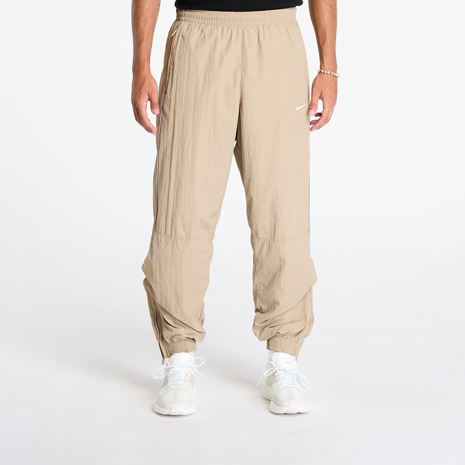 Kalhoty Nike Solo Swoosh Men's Track Pants Khaki/ White XS