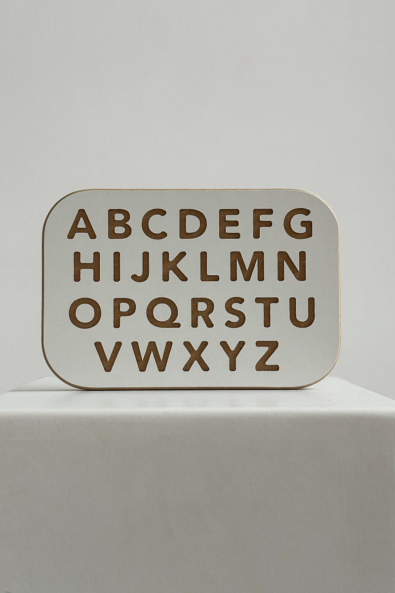 Grafomotorická tabuľa - písmená biela