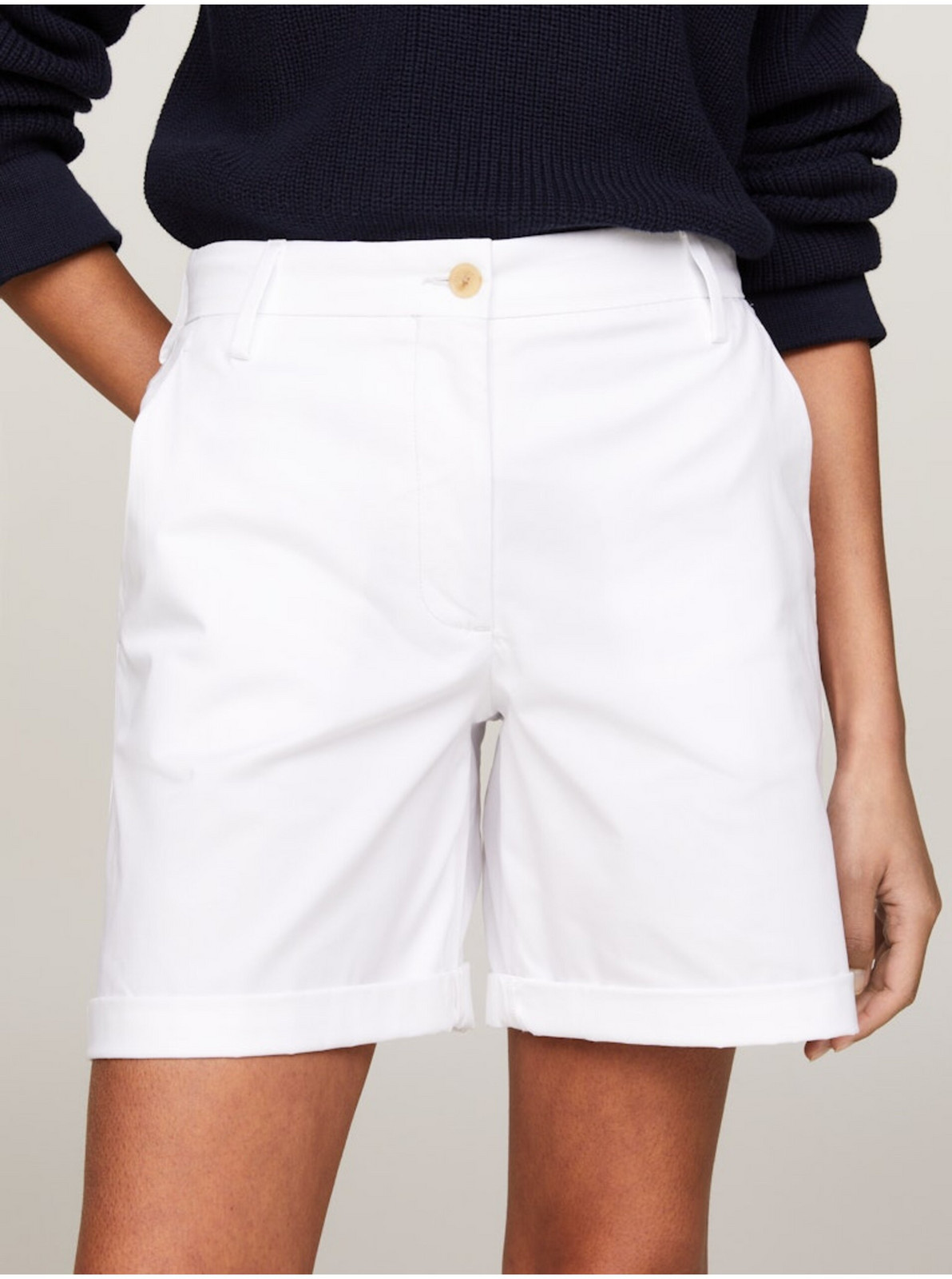 Biele dámske chino kraťasy Tommy Hilfiger