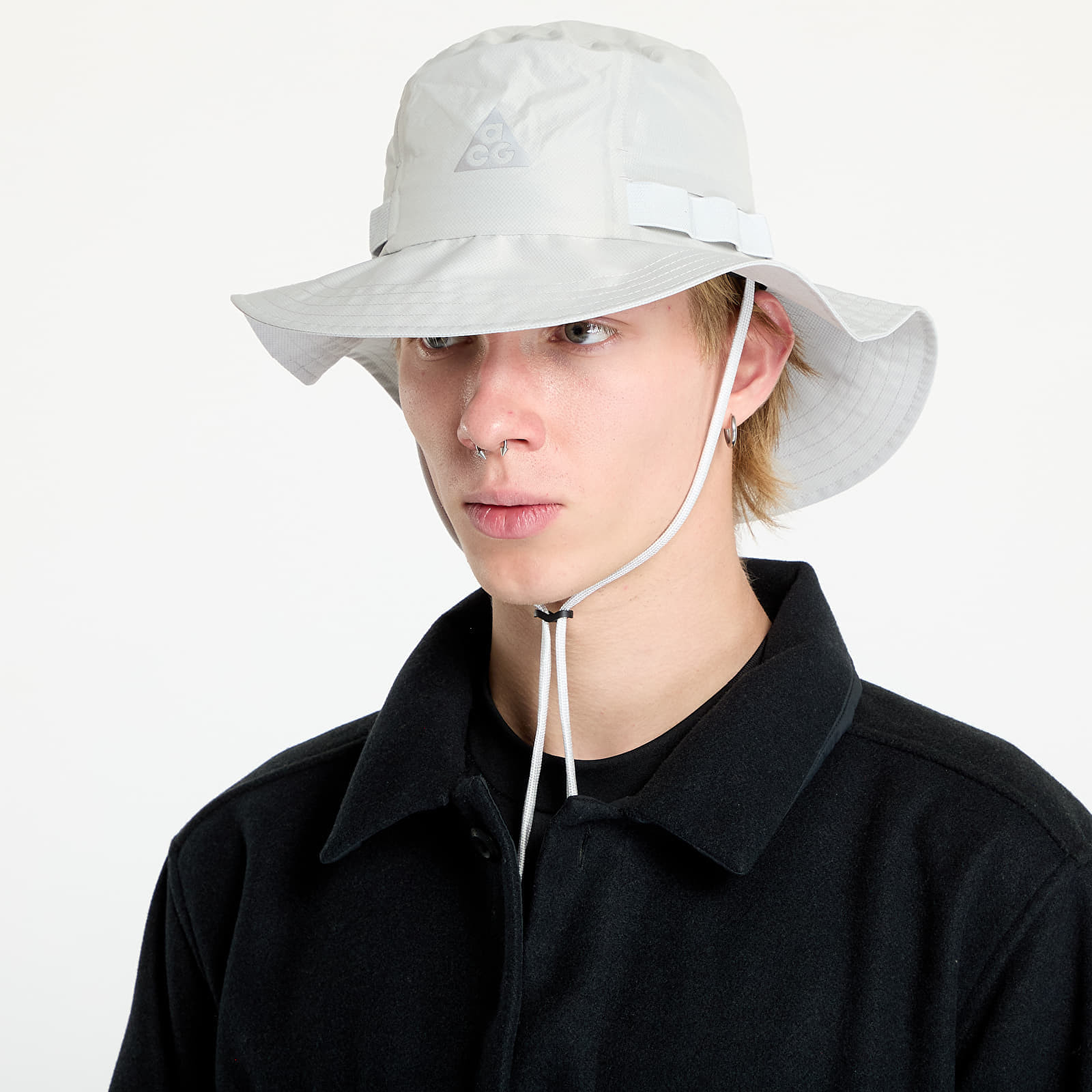 Nike Apex Storm-FIT Bucket Hat Photon Dust/ Reflective Silver M