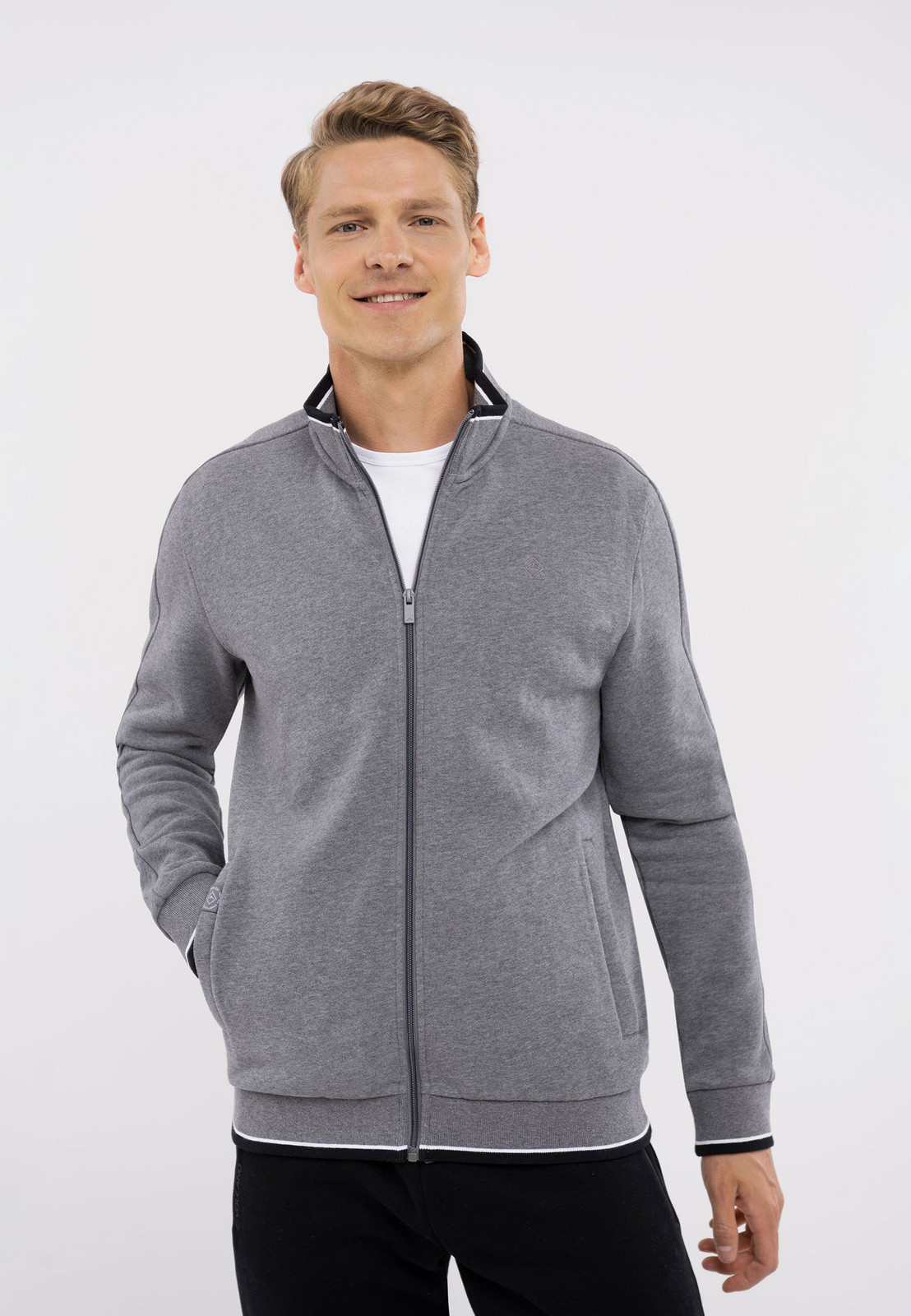 Volcano Man's Sweatshirt B-Wind